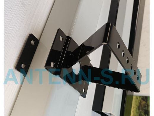 Кронштейн для прожектора на квадратную трубу 60х60мм с отверстием 