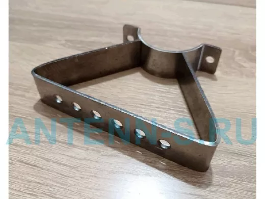 Кронштейн усиленный для прожектора на трубу диаметром 50мм 